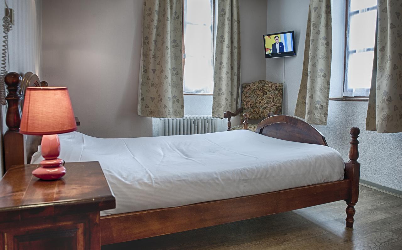 Logis Hotel De France La Cote-Saint-Andre Buitenkant foto